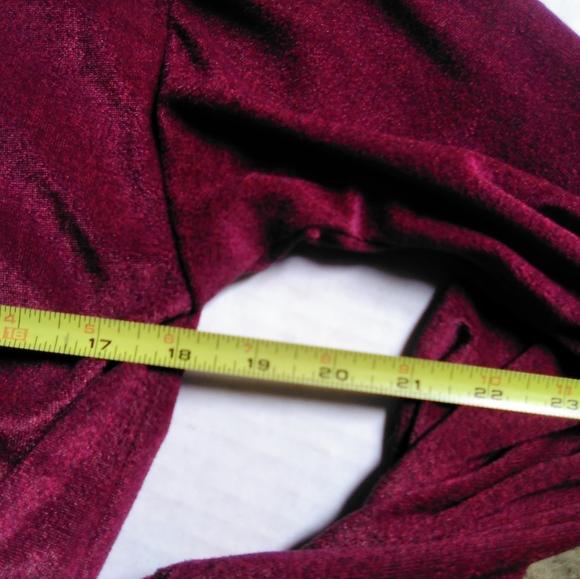 two piece skirt/blouse - Picture 10 of 15